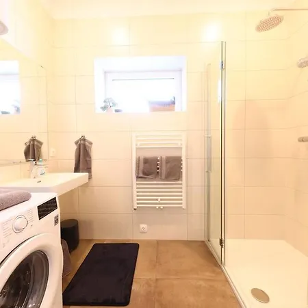 Apartamento Wohnen Bahnstrasse 5 Klagenfurt am Woerthersee Exterior foto
